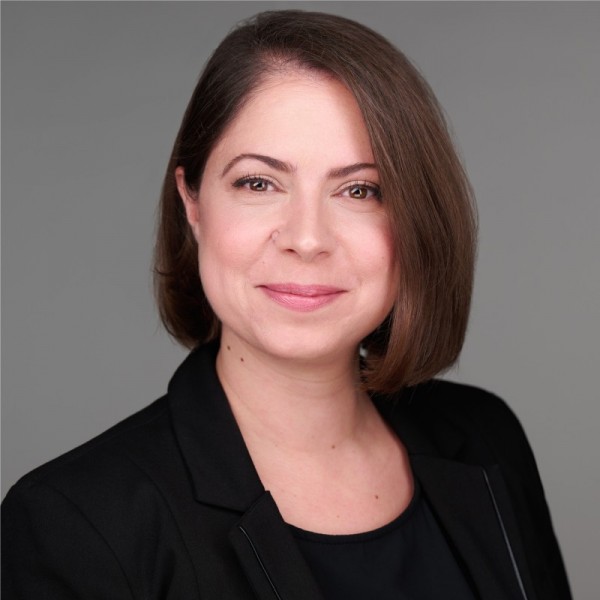 Laura Hunyadi